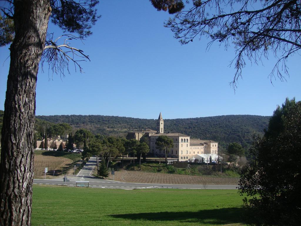 Monestir De Les Avellanes Hotell Os De Balaguer Exteriör bild